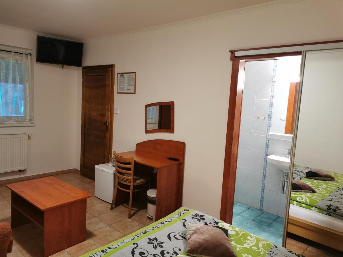 Penzion Rudolf Prievidza Esterno foto