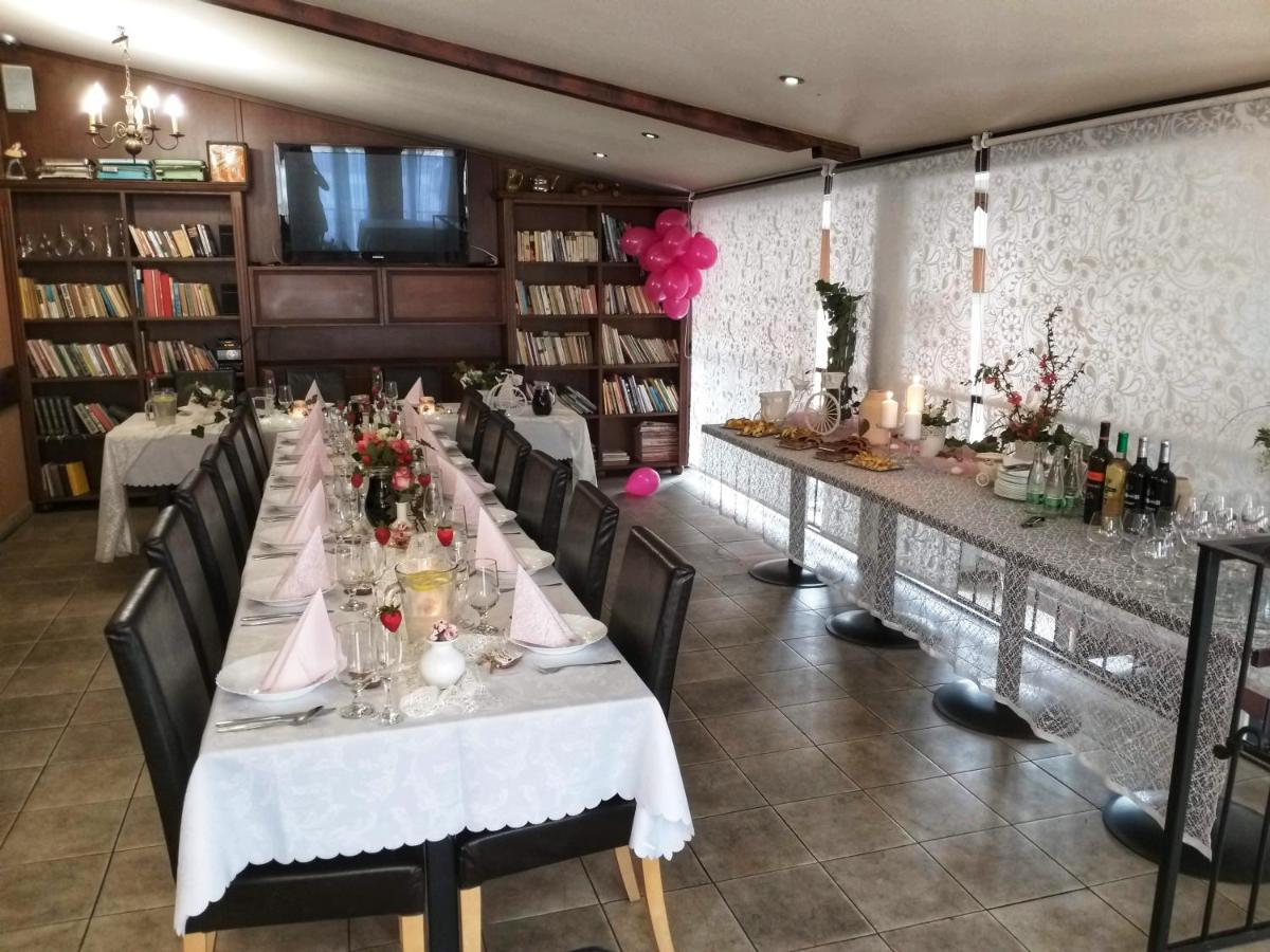 Penzion Rudolf Prievidza Esterno foto